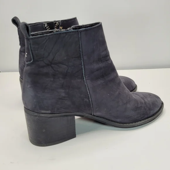 BP Navy Blue Leather Block Heeled Side Zipper Ankle Booties Size 7 - Picture 11 of 13